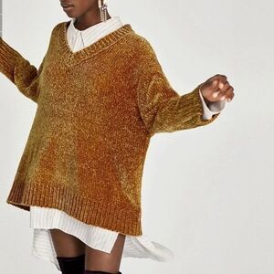 Zara Gold Oversized Chunky Knit Long Sleeve V Neck Sweater, Size Medium